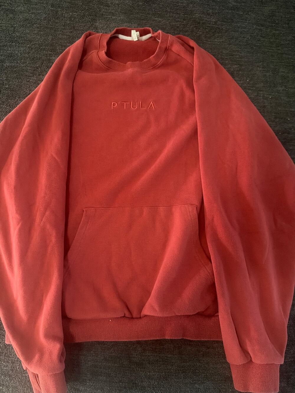 P'TULA Fleece Crewneck Sweatshirt Women's Medium Coral Red Kangaroo Pocket